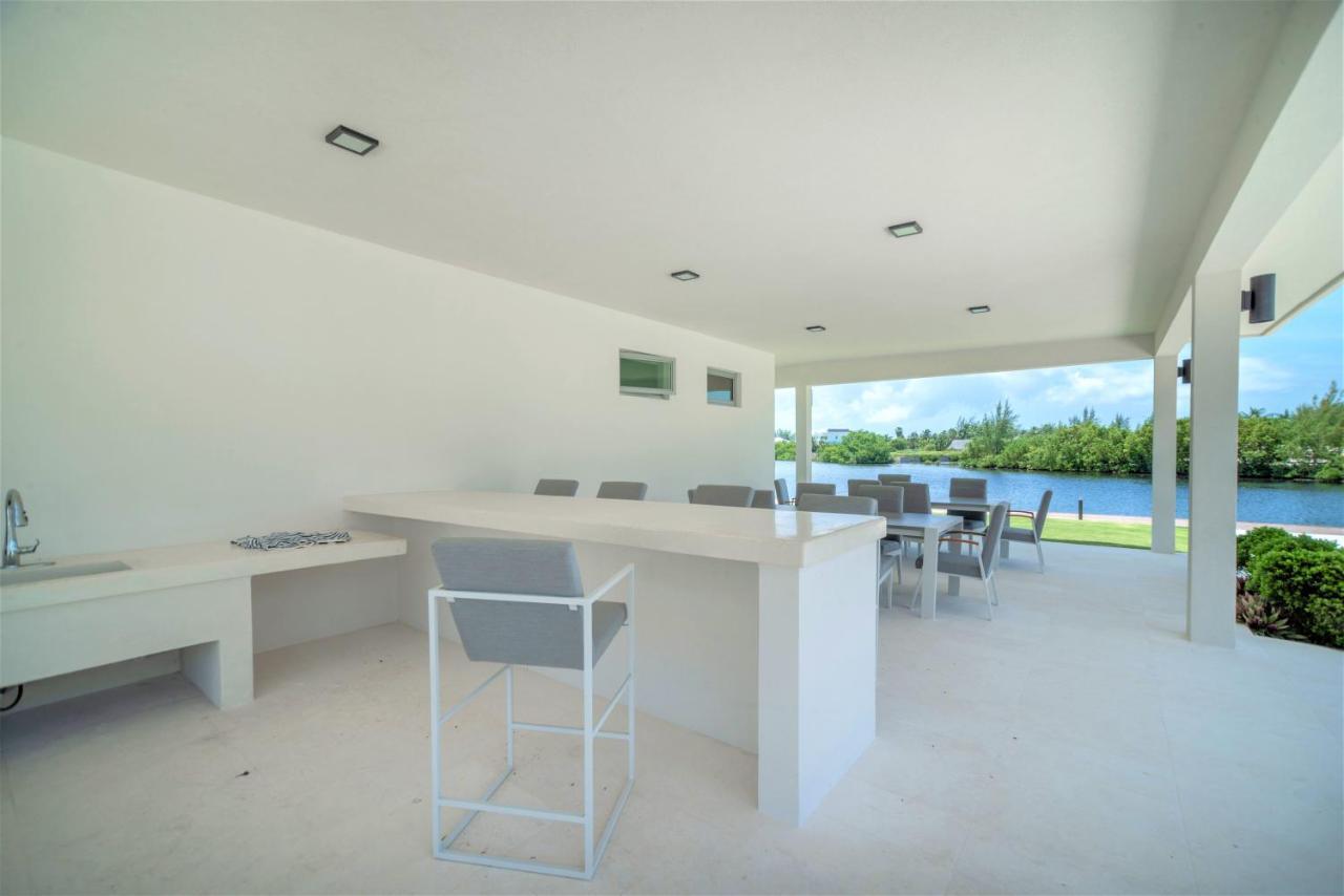 Cayman Luxury Rentals At One Canal Point จอร์จทาวน์ ภายนอก รูปภาพ